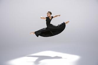 Photo of Marzia Memoli in Martha Graham’s Steps in the Street (c) Hibbard Nash Photography.